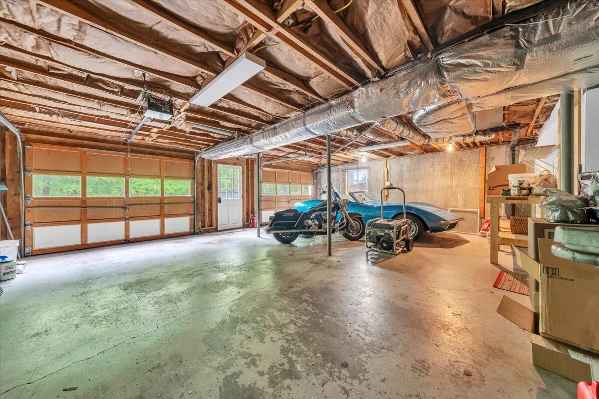 2030 Surrey LN - Photo 69