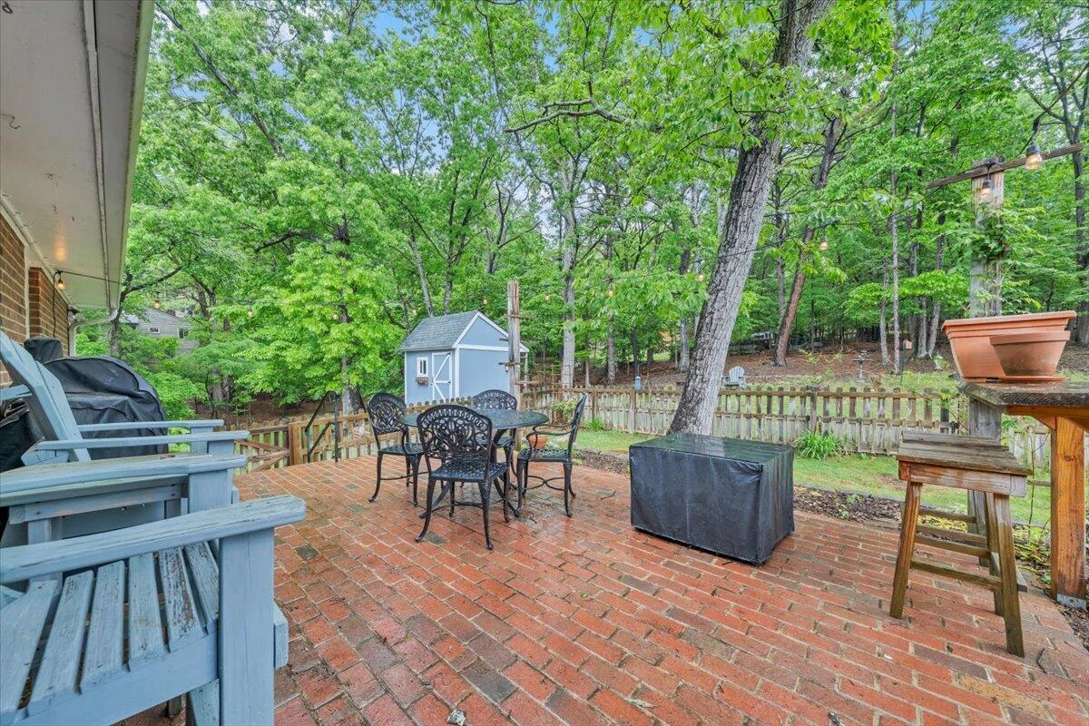 2030 Surrey LN - Photo 70