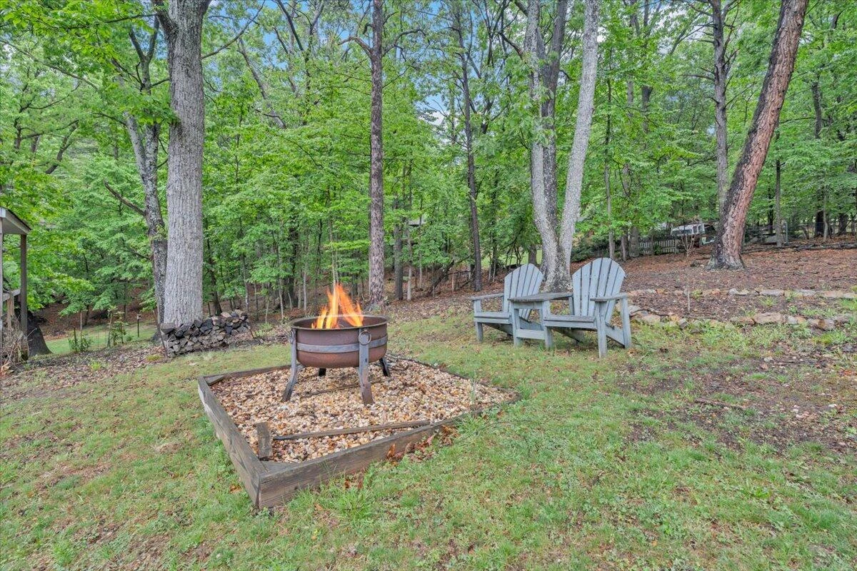 2030 Surrey LN - Photo 74