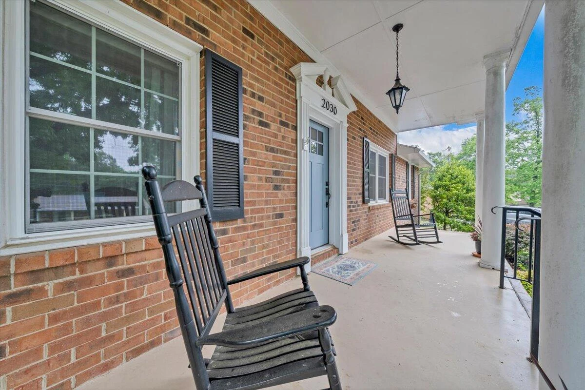 2030 Surrey LN - Photo 80