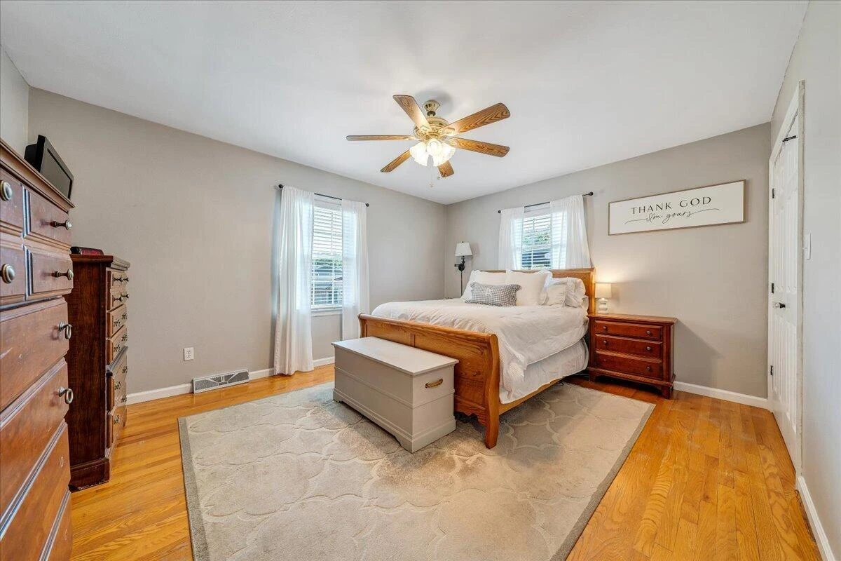 6339 Greenway DR - Photo 15