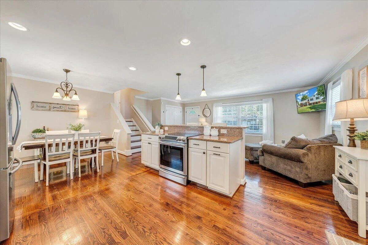6339 Greenway DR - Photo 13
