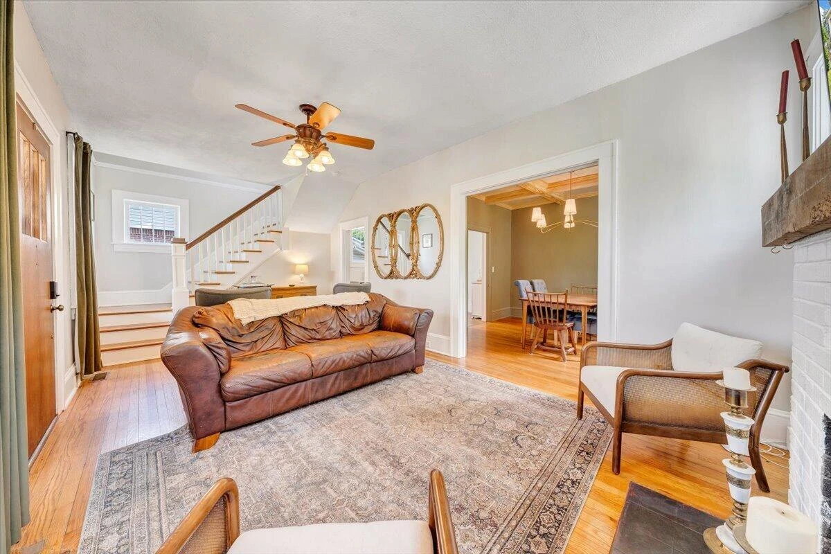 1142 Winona AVE - Photo 18