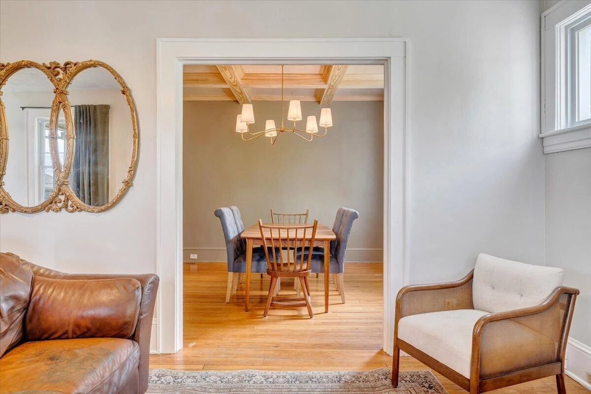 1142 Winona AVE - Photo 19