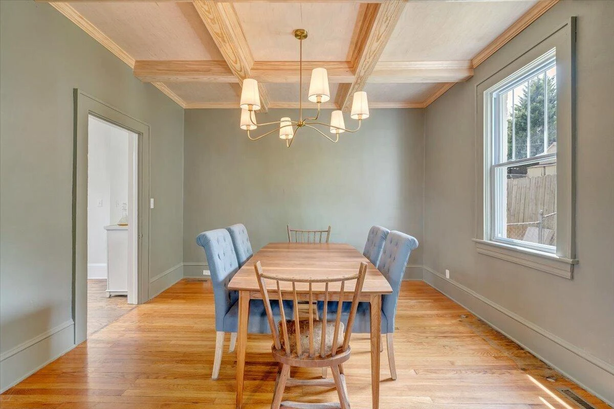 1142 Winona AVE - Photo 20