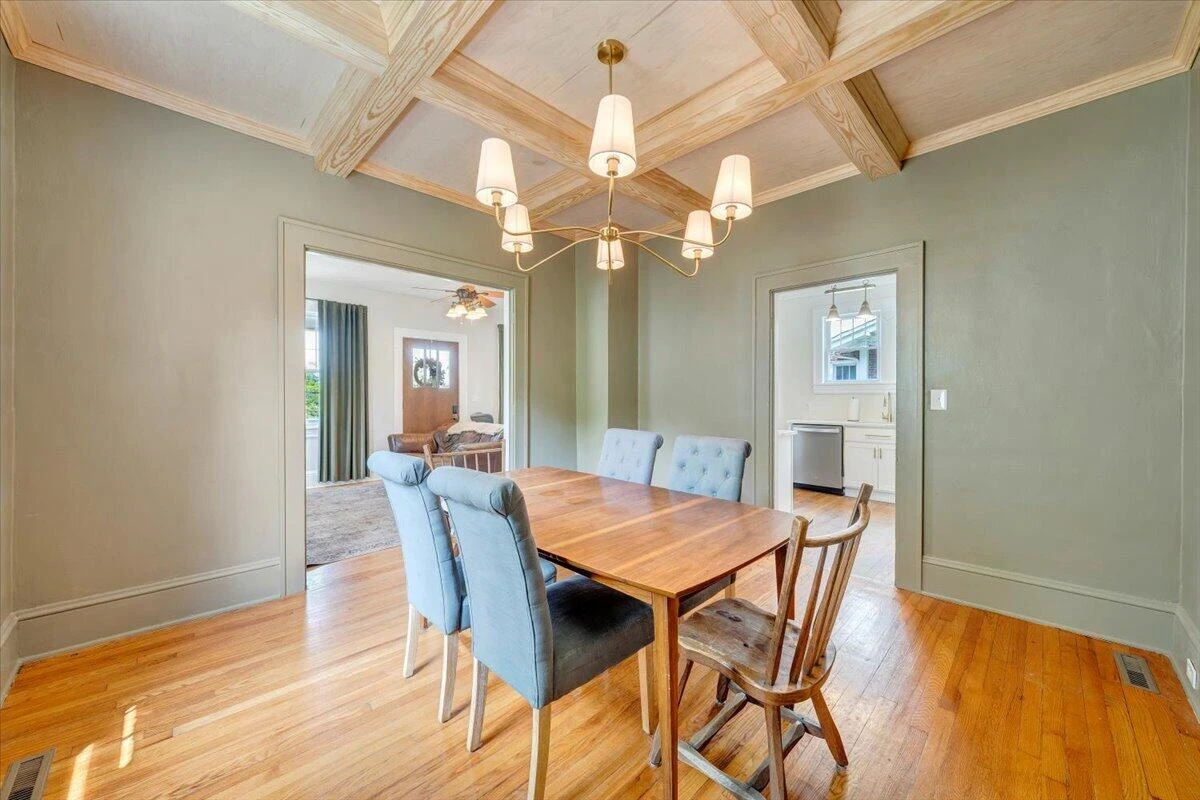 1142 Winona AVE - Photo 23