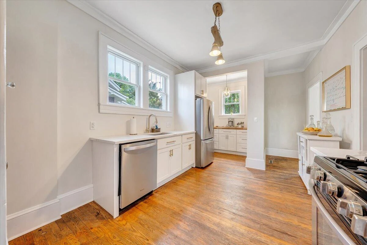 1142 Winona AVE - Photo 25