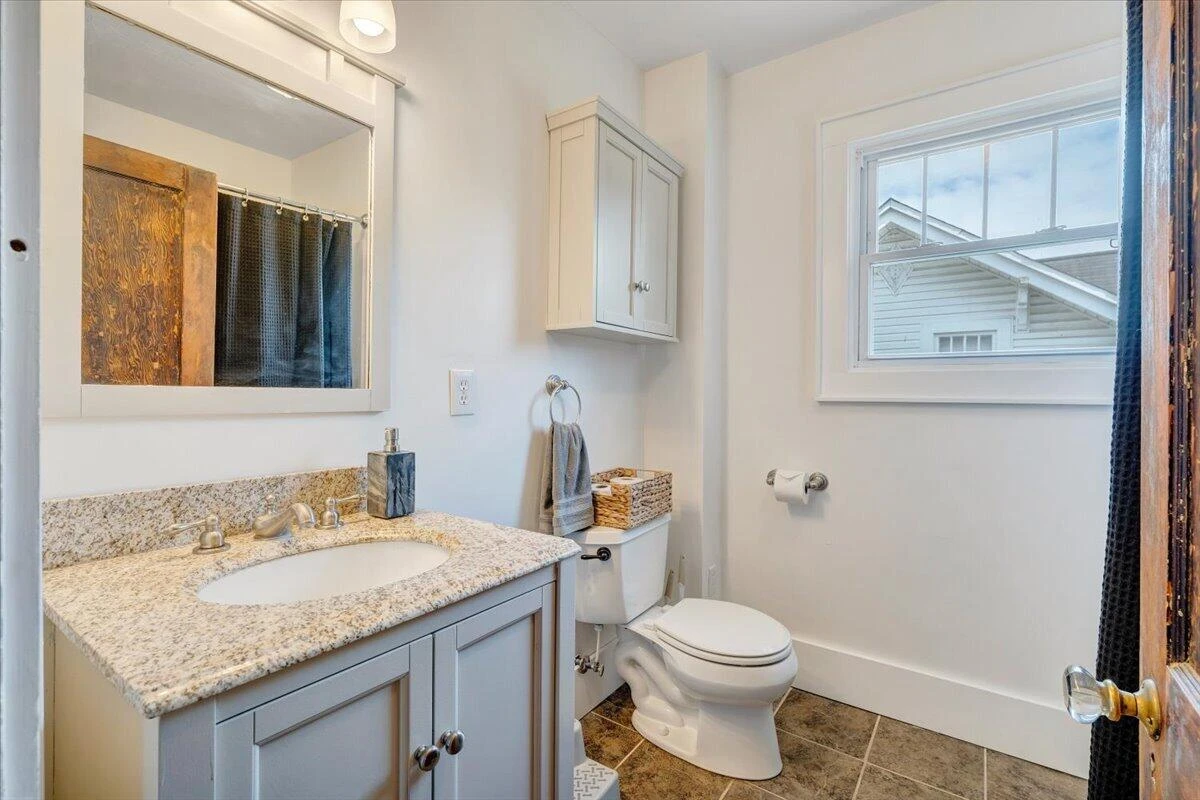 1142 Winona AVE - Photo 39