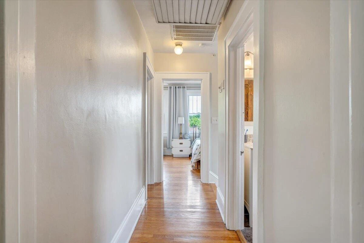 1142 Winona AVE - Photo 40
