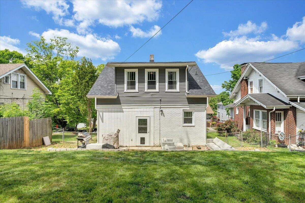 1142 Winona AVE - Photo 46