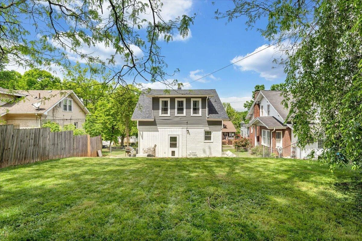 1142 Winona AVE - Photo 47