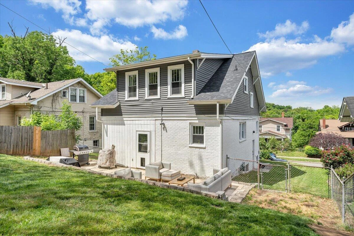 1142 Winona AVE - Photo 48