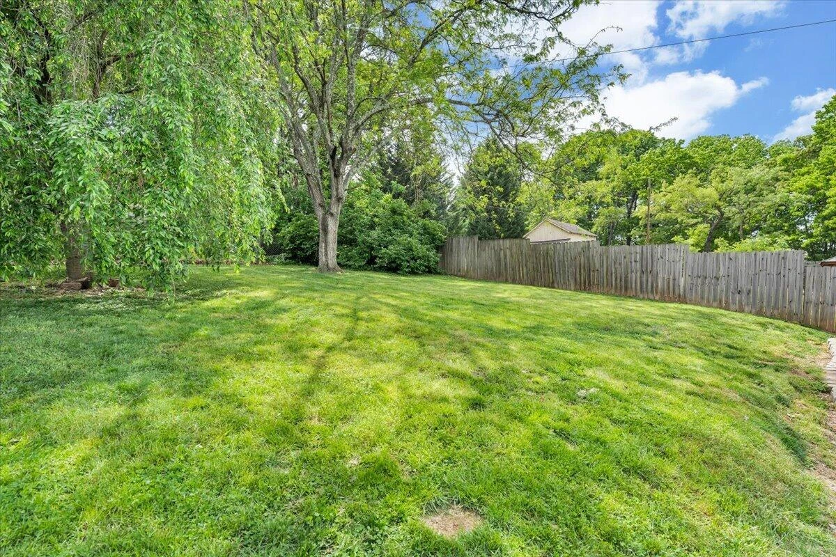 1142 Winona AVE - Photo 50