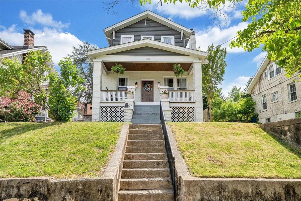 1142 Winona AVE - Photo 9