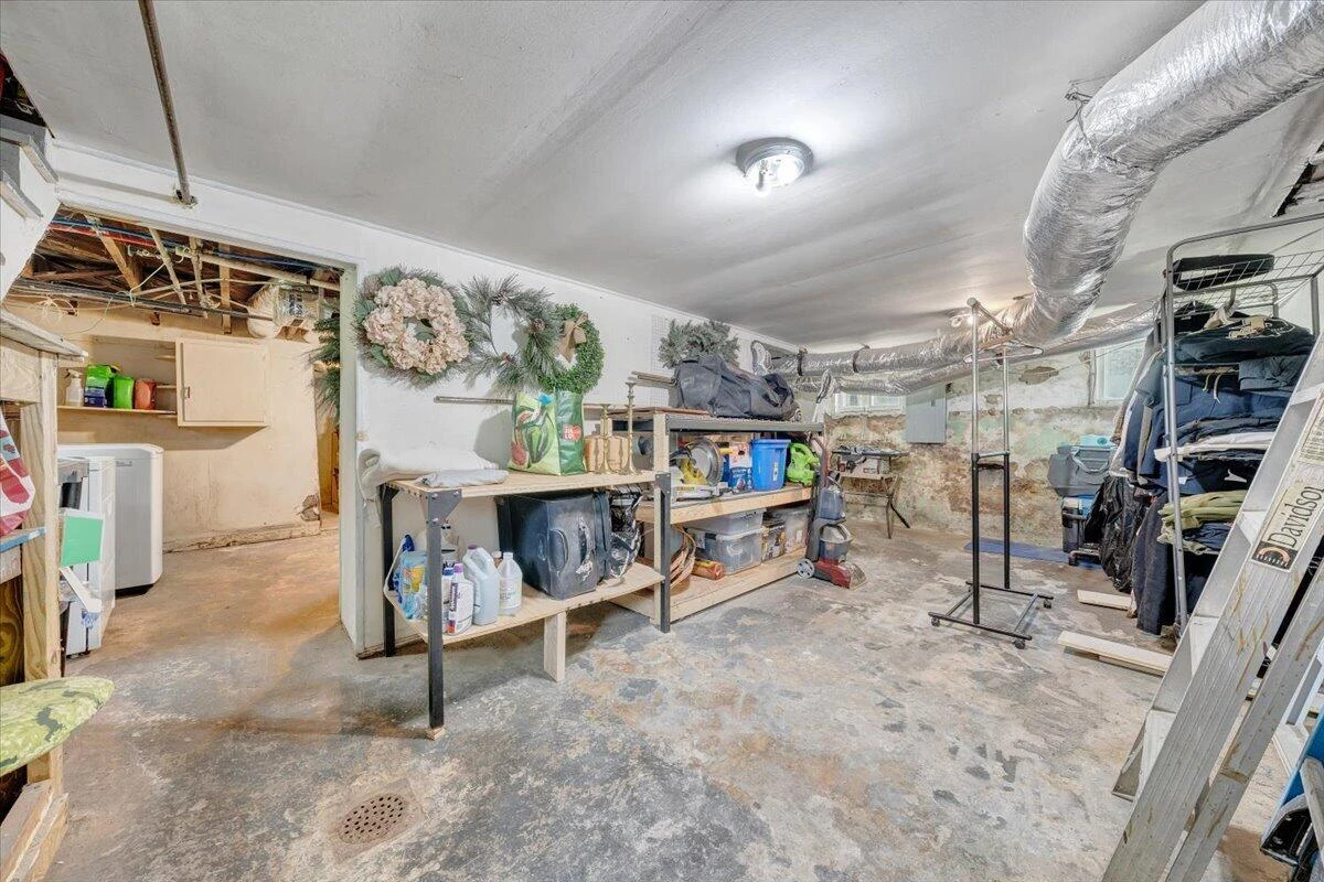 1142 Winona AVE - Photo 59