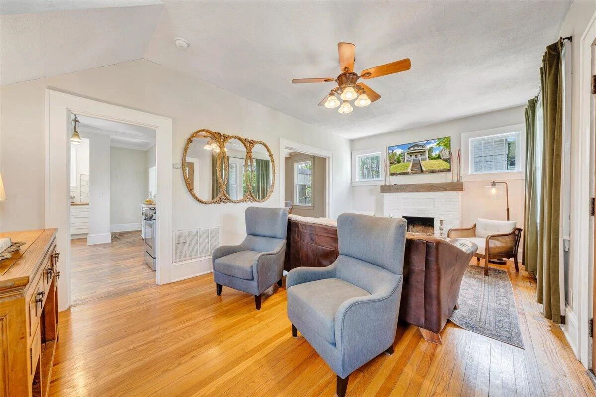 1142 Winona AVE - Photo 12