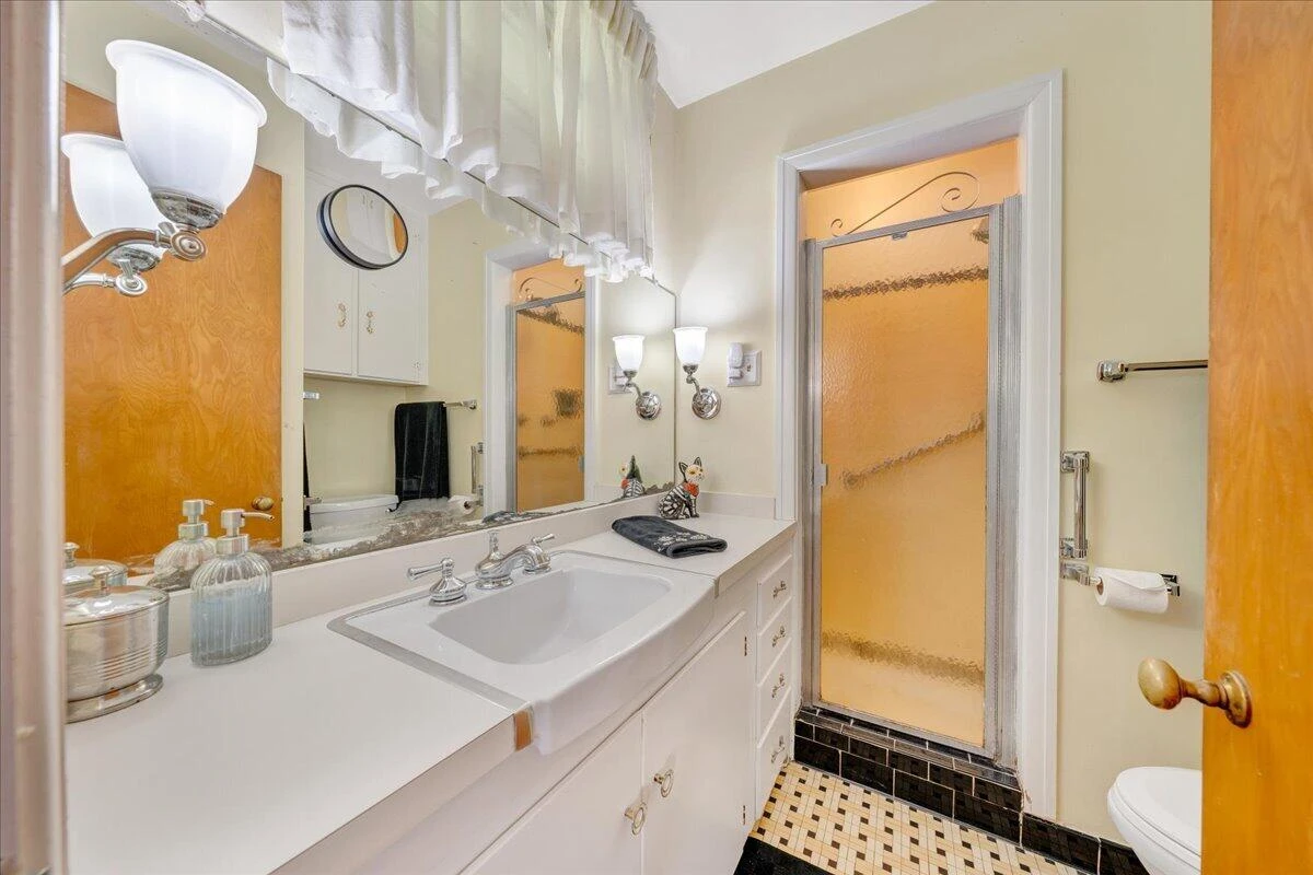 2716 Deerfield RD - Photo 11