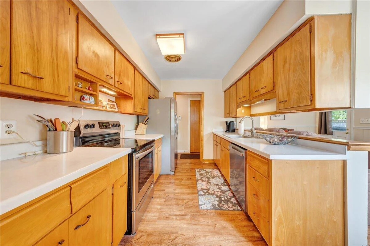 2716 Deerfield RD - Photo 12