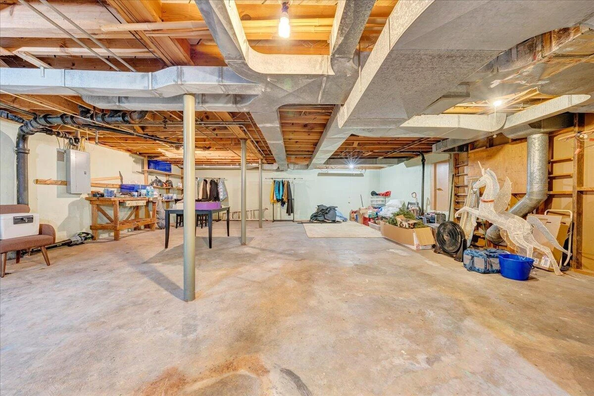 2716 Deerfield RD - Photo 18
