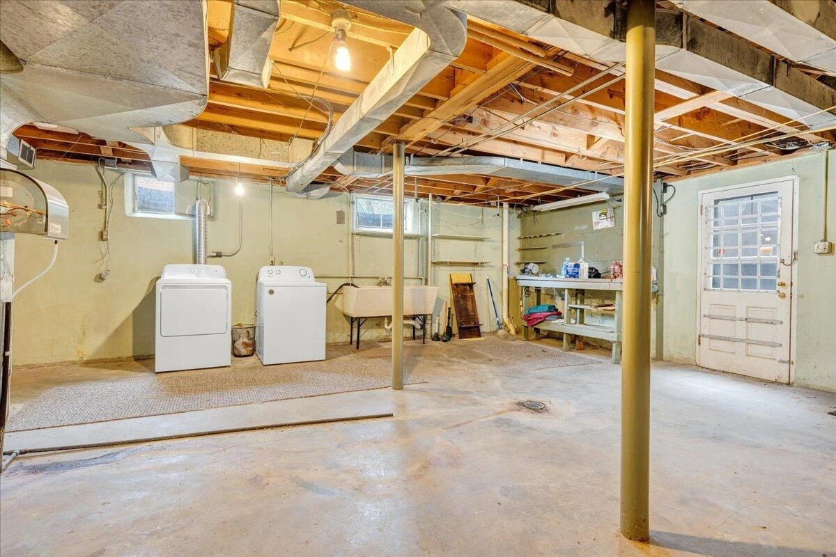 2716 Deerfield RD - Photo 19
