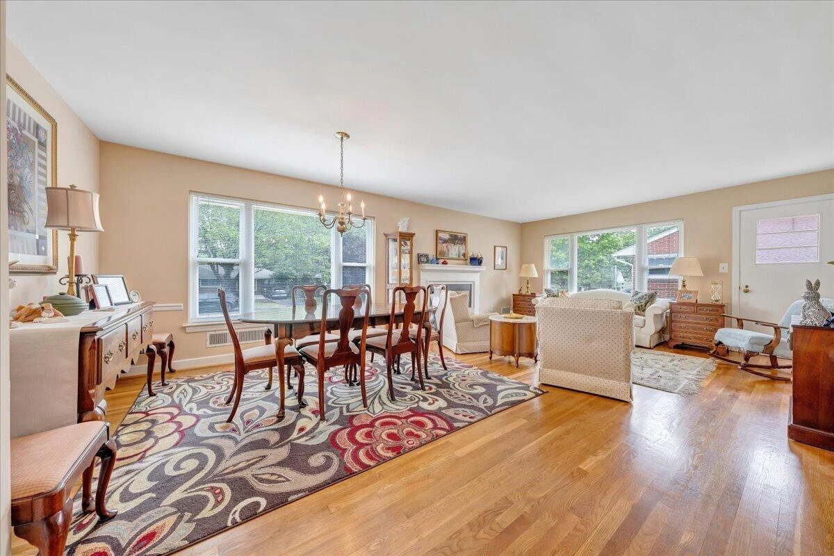 2716 Deerfield RD - Photo 2