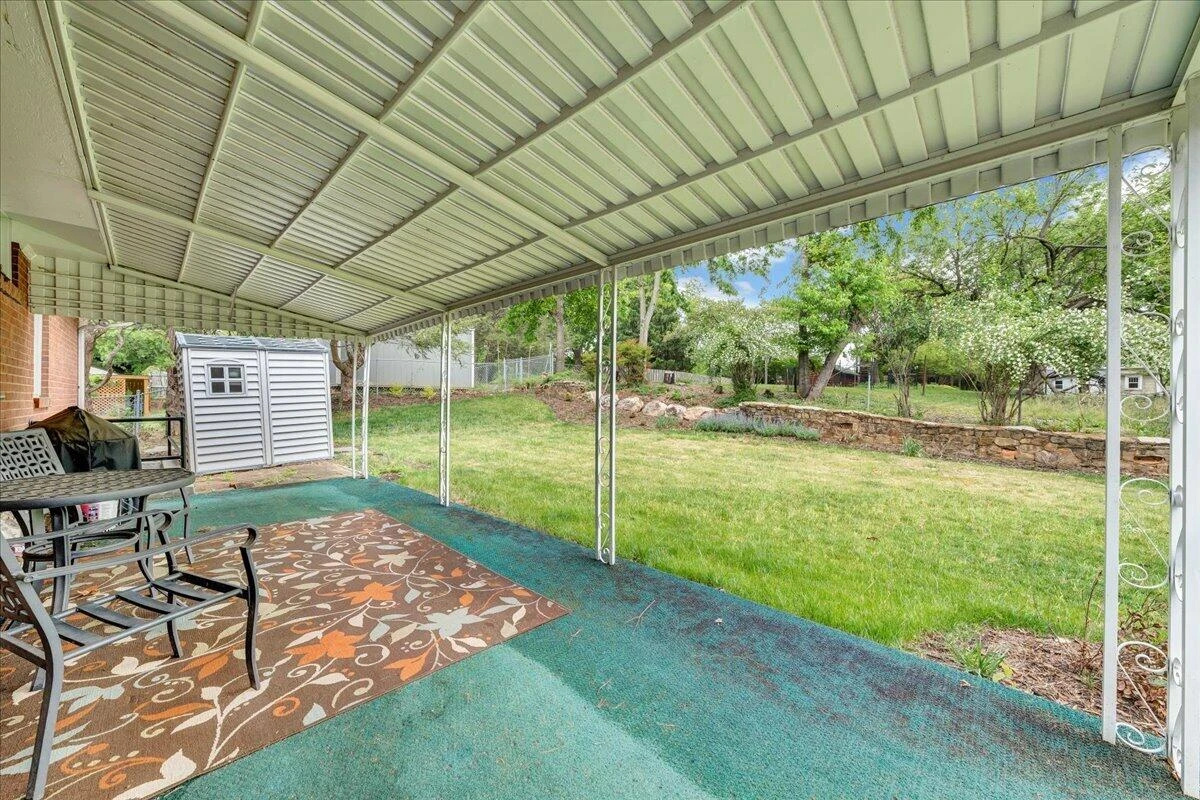 2716 Deerfield RD - Photo 20