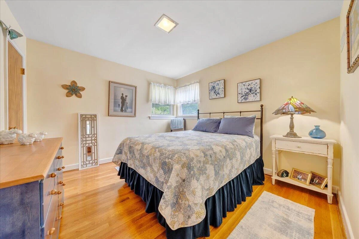 2716 Deerfield RD - Photo 7