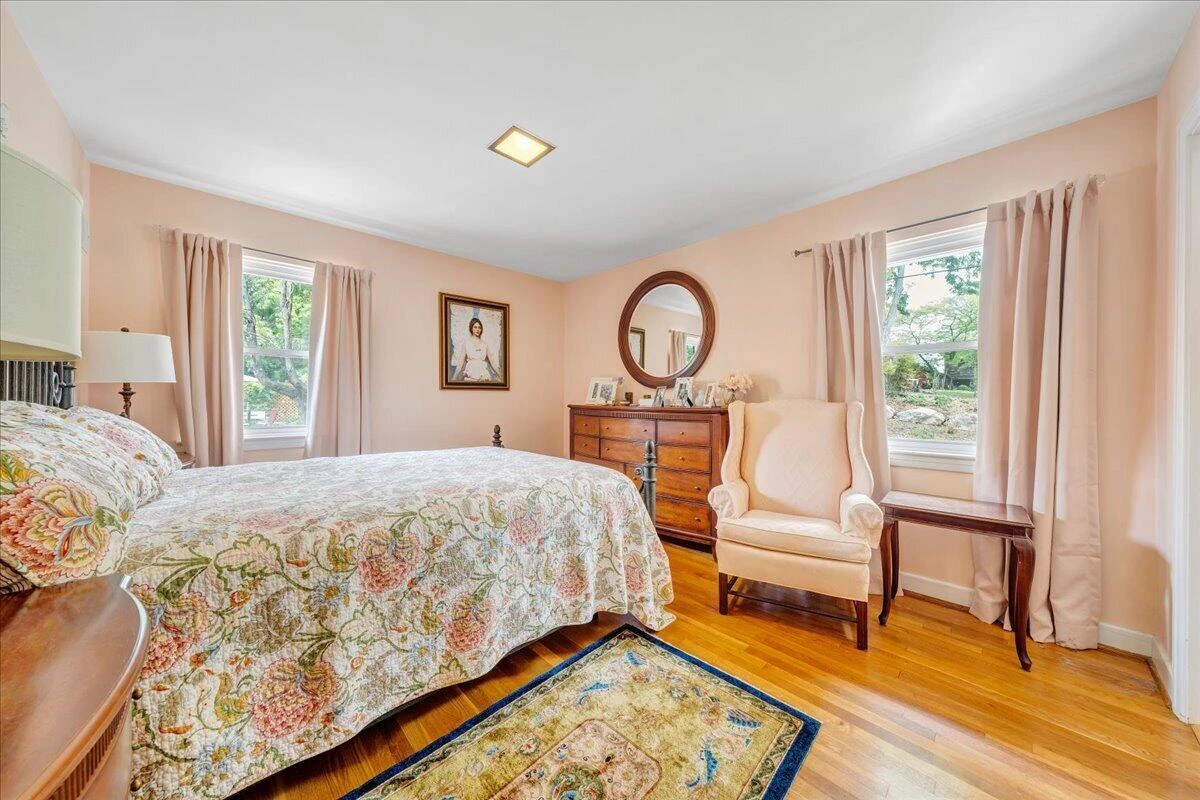2716 Deerfield RD - Photo 8