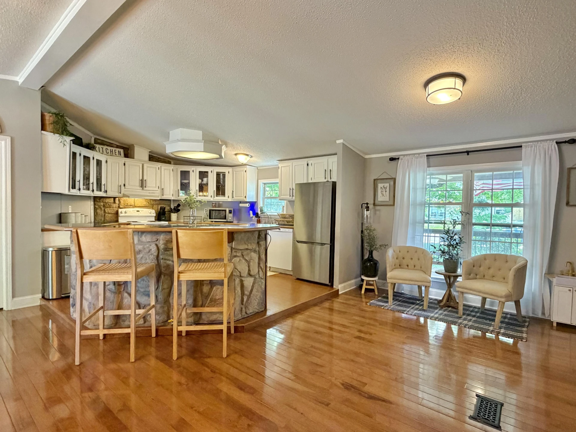293 Holcombe AVE - Photo 12