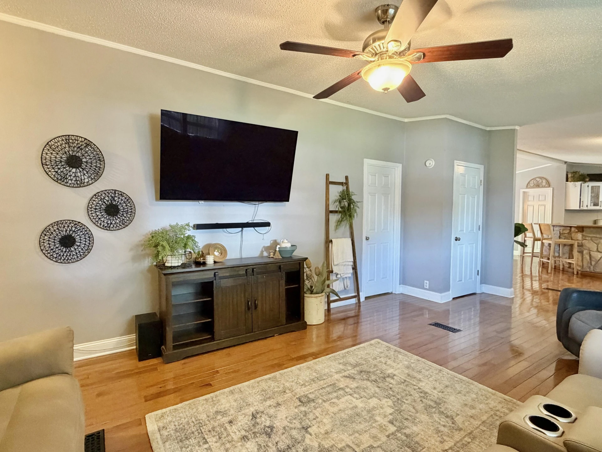 293 Holcombe AVE - Photo 9
