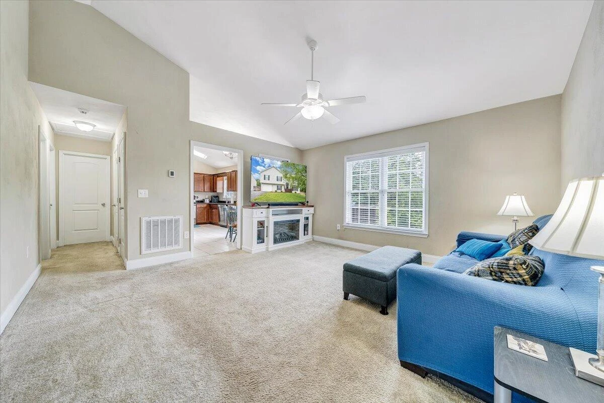 5313 Greentree LN - Photo 7