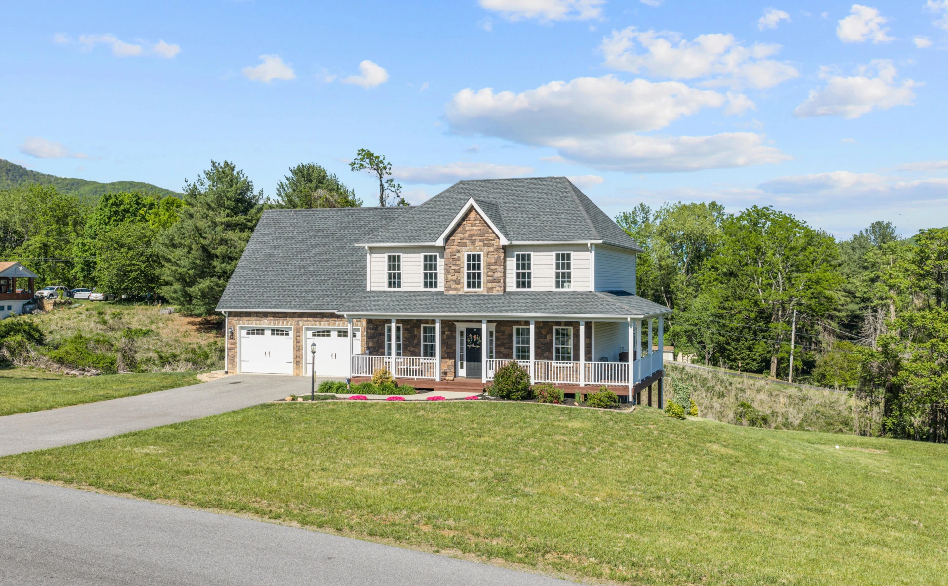 250 Thornblade WAY