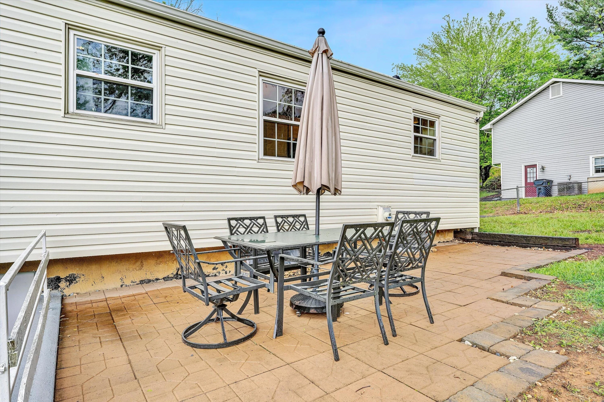 52 Hillview DR - Photo 37