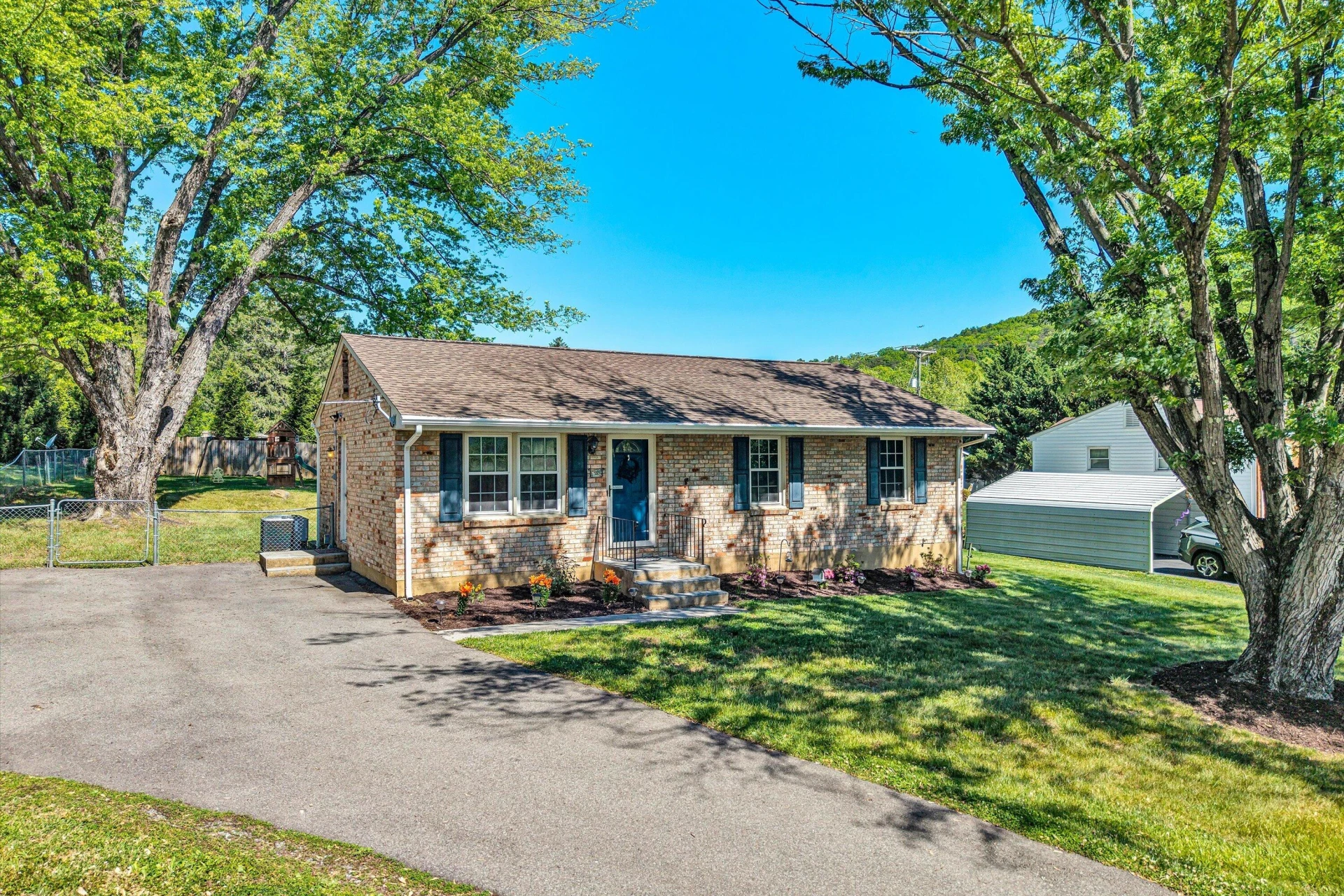 52 Hillview DR - Photo 40