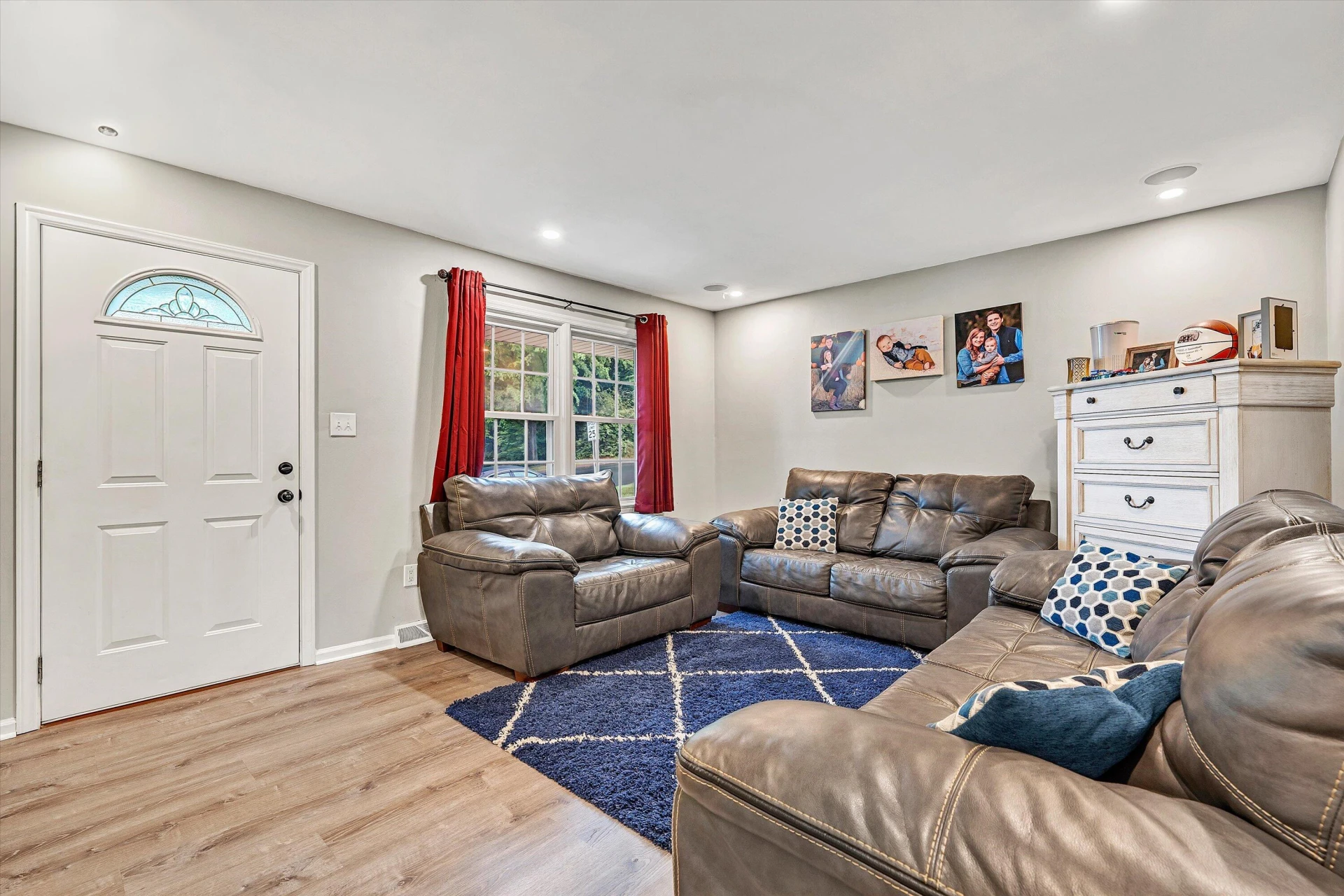 52 Hillview DR - Photo 12