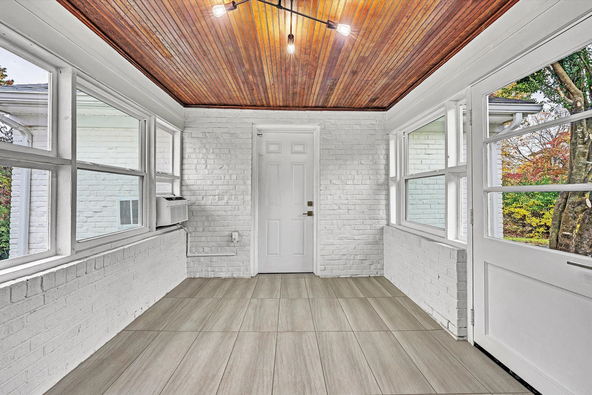 3573 Windsor RD - Photo 18