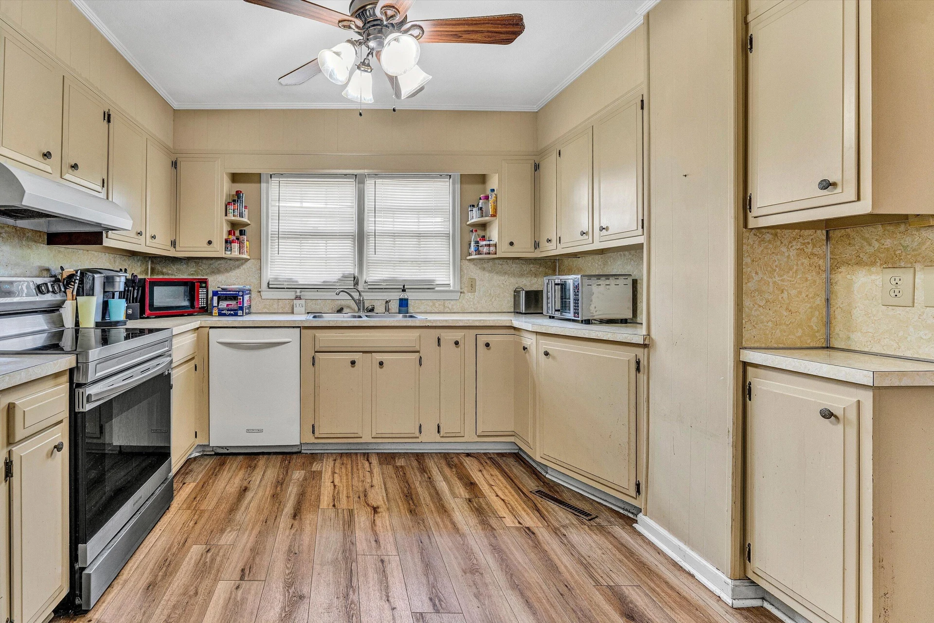 200 Montview AVE - Photo 11