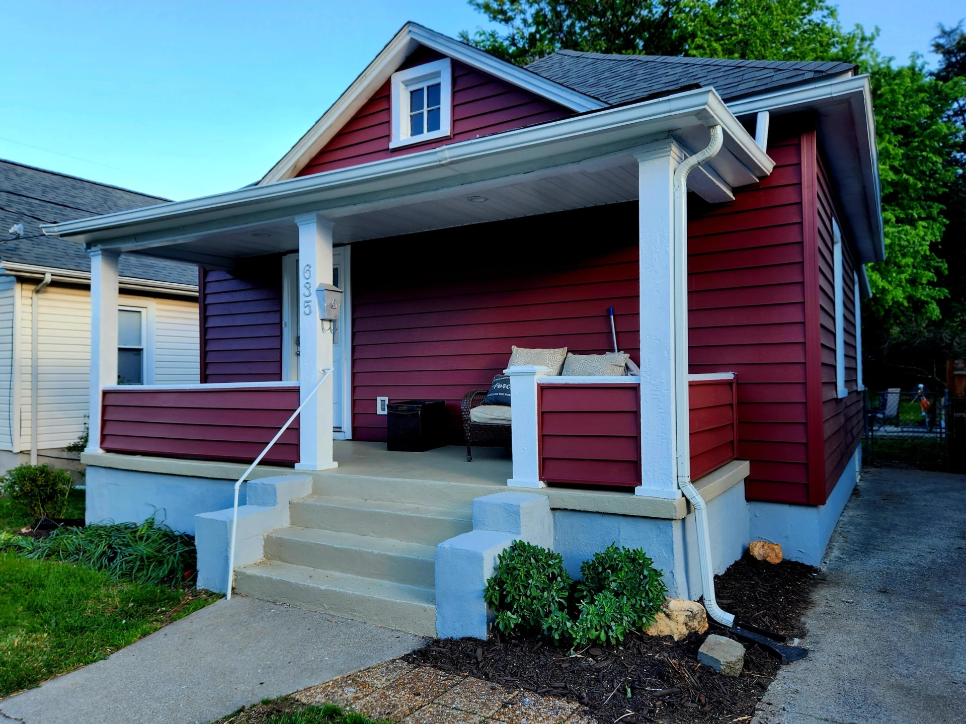 635 Mountain AVE