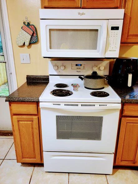 635 Mountain AVE - Photo 8