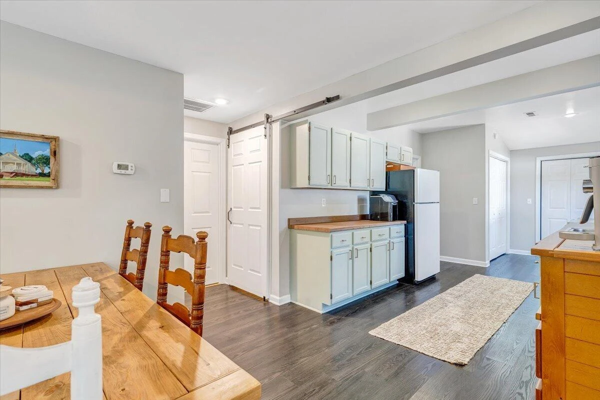 430 Tinker AVE - Photo 11