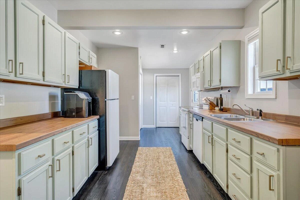 430 Tinker AVE - Photo 14