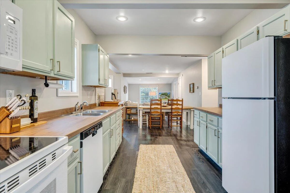 430 Tinker AVE - Photo 16