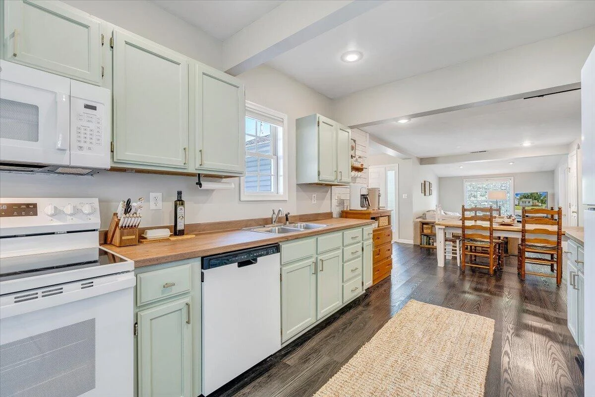 430 Tinker AVE - Photo 17