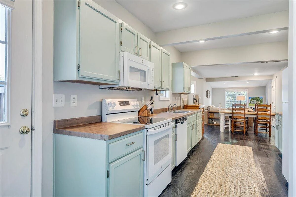 430 Tinker AVE - Photo 18