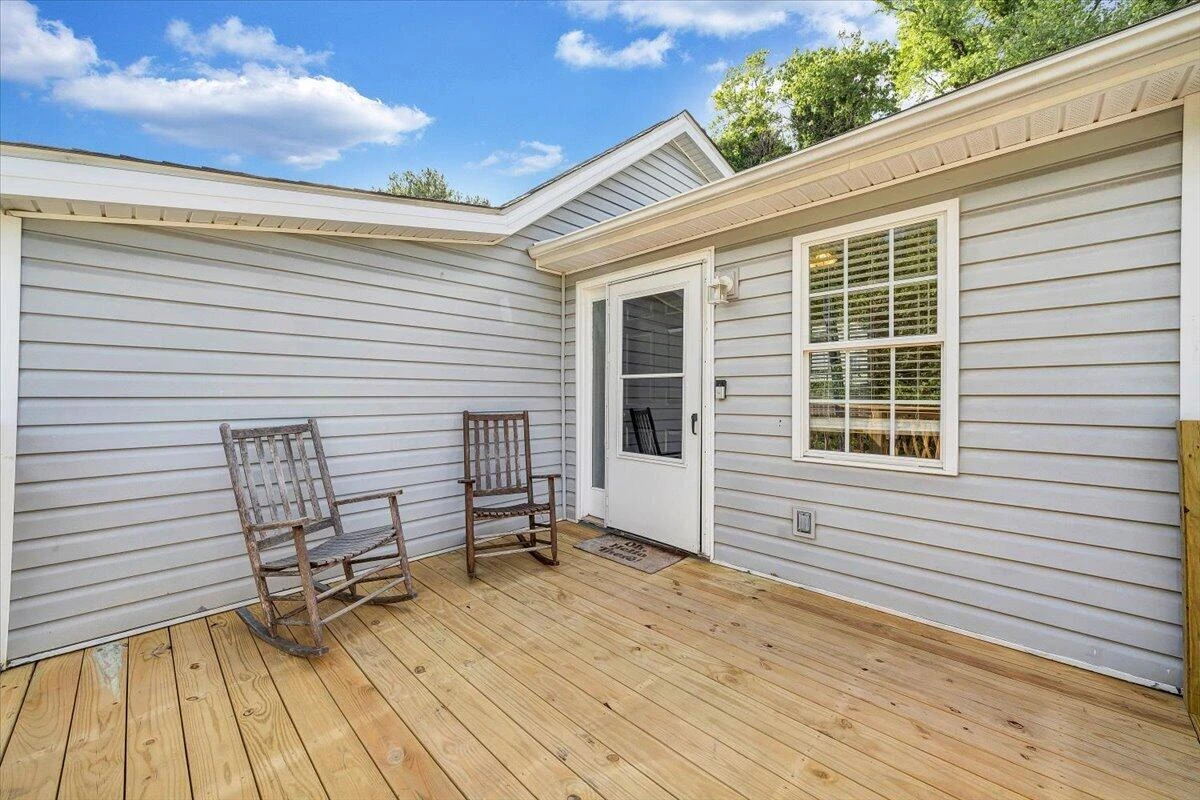 430 Tinker AVE - Photo 3