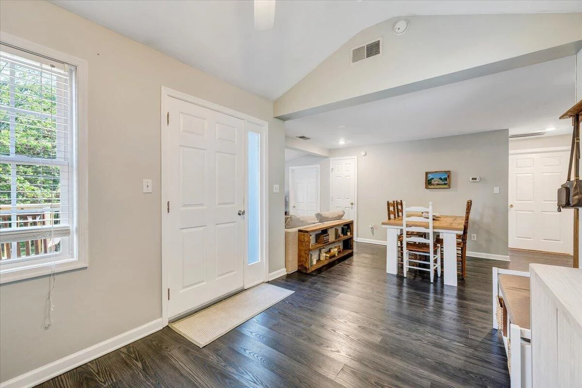 430 Tinker AVE - Photo 4
