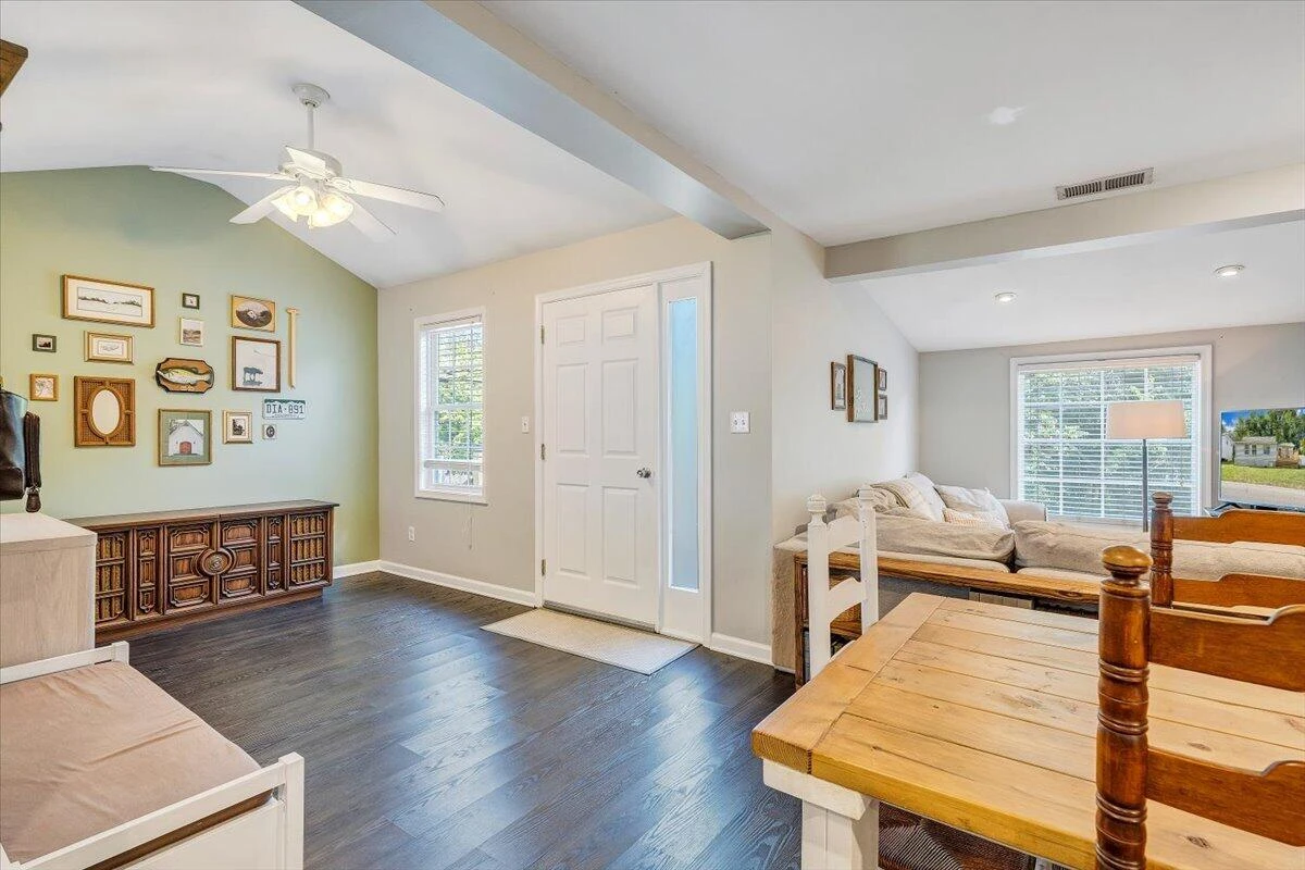 430 Tinker AVE - Photo 6