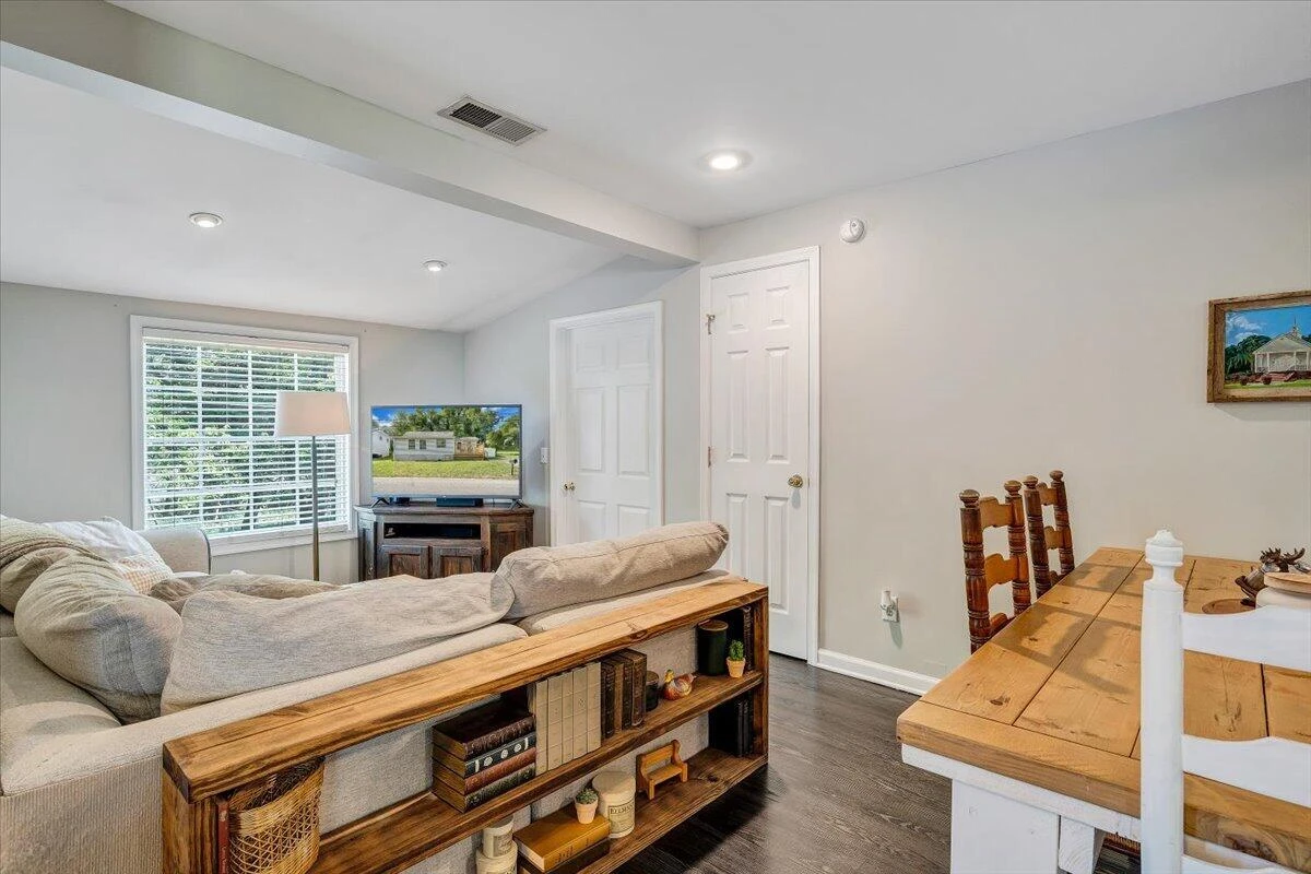 430 Tinker AVE - Photo 7