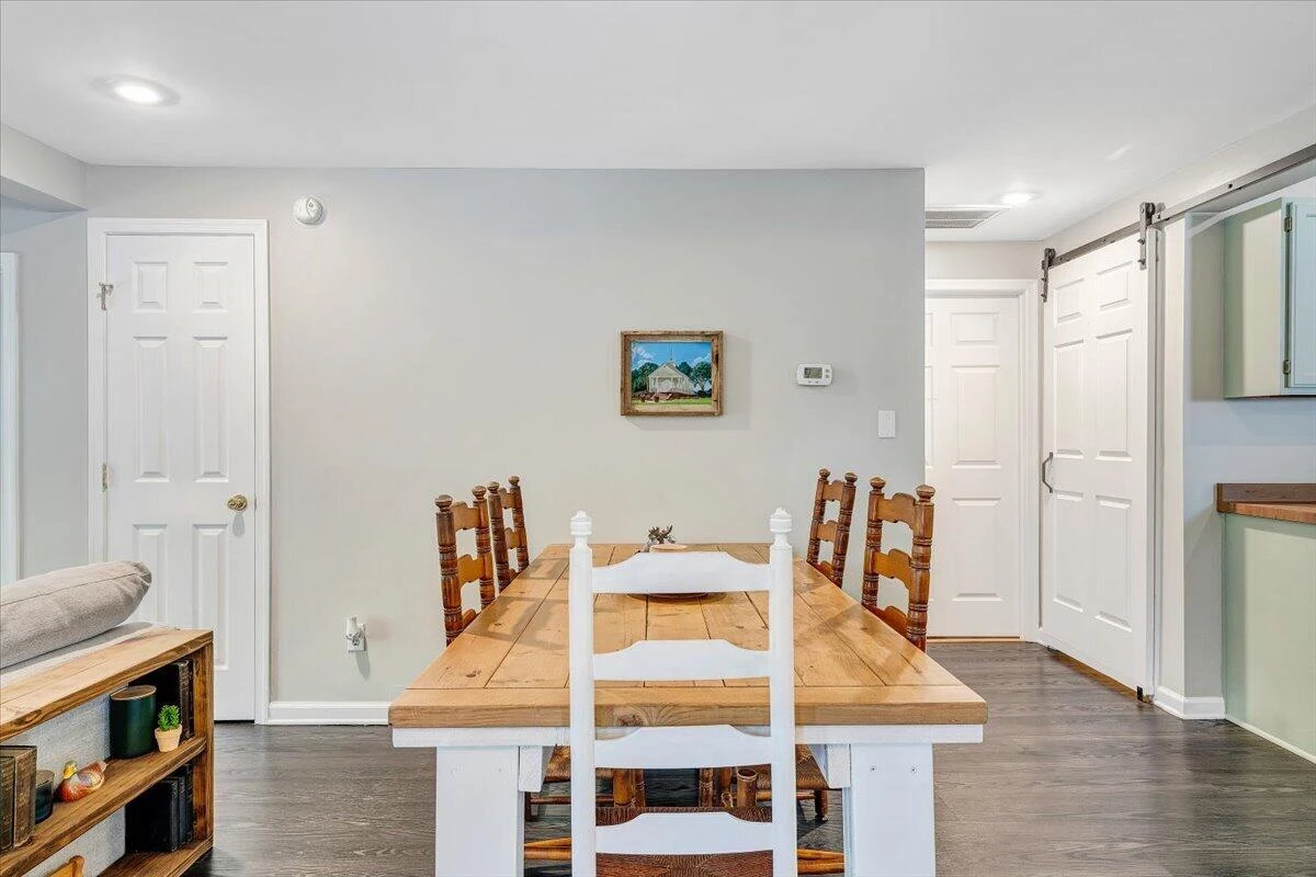 430 Tinker AVE - Photo 10