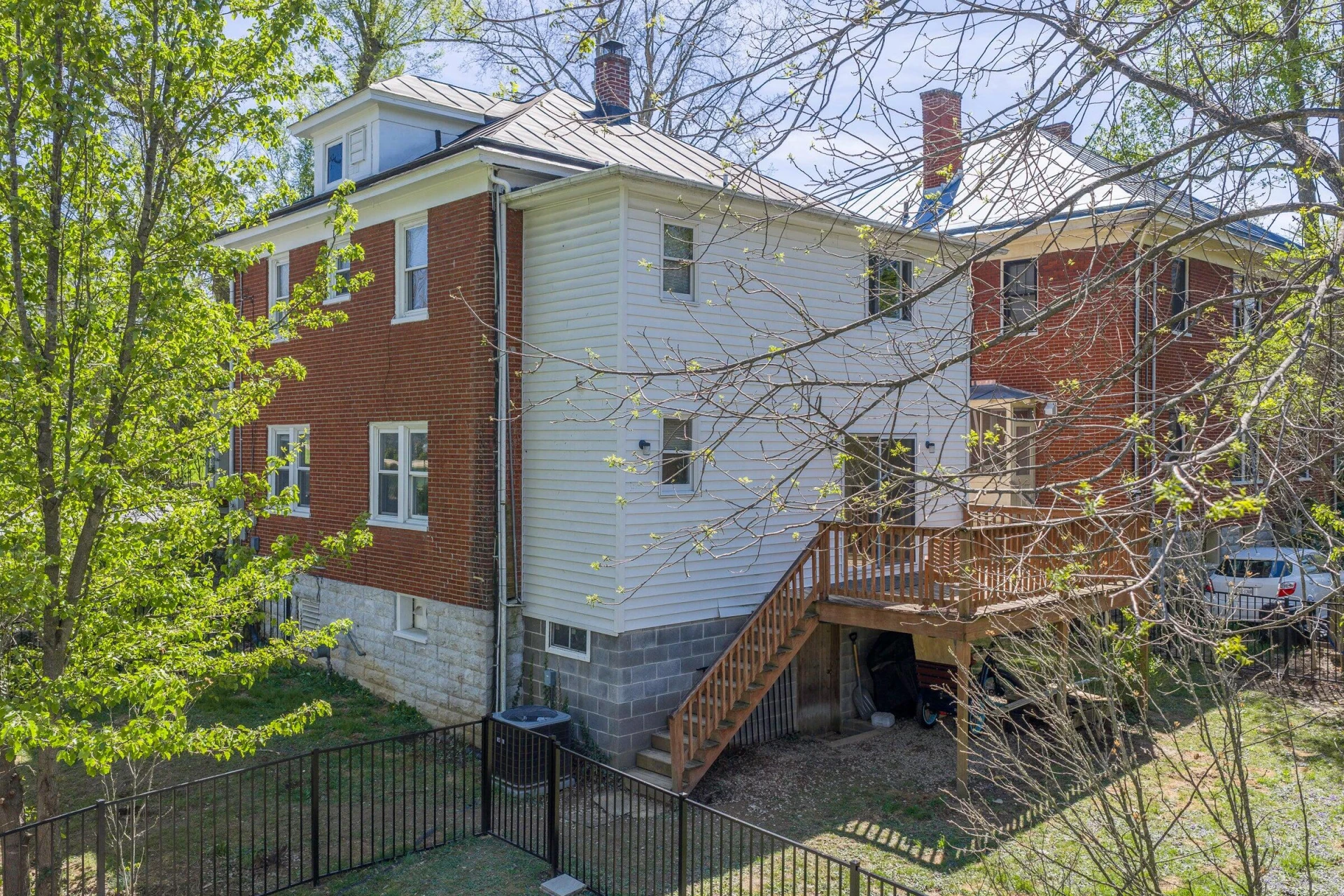 521 Main ST - Photo 8